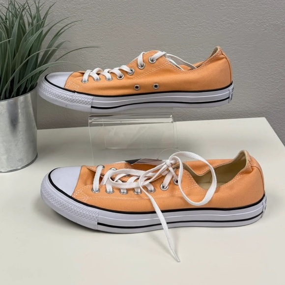 Converse Shoes - Converse Peach Sneakers - Size 11.5 Women/ 9.5 Men